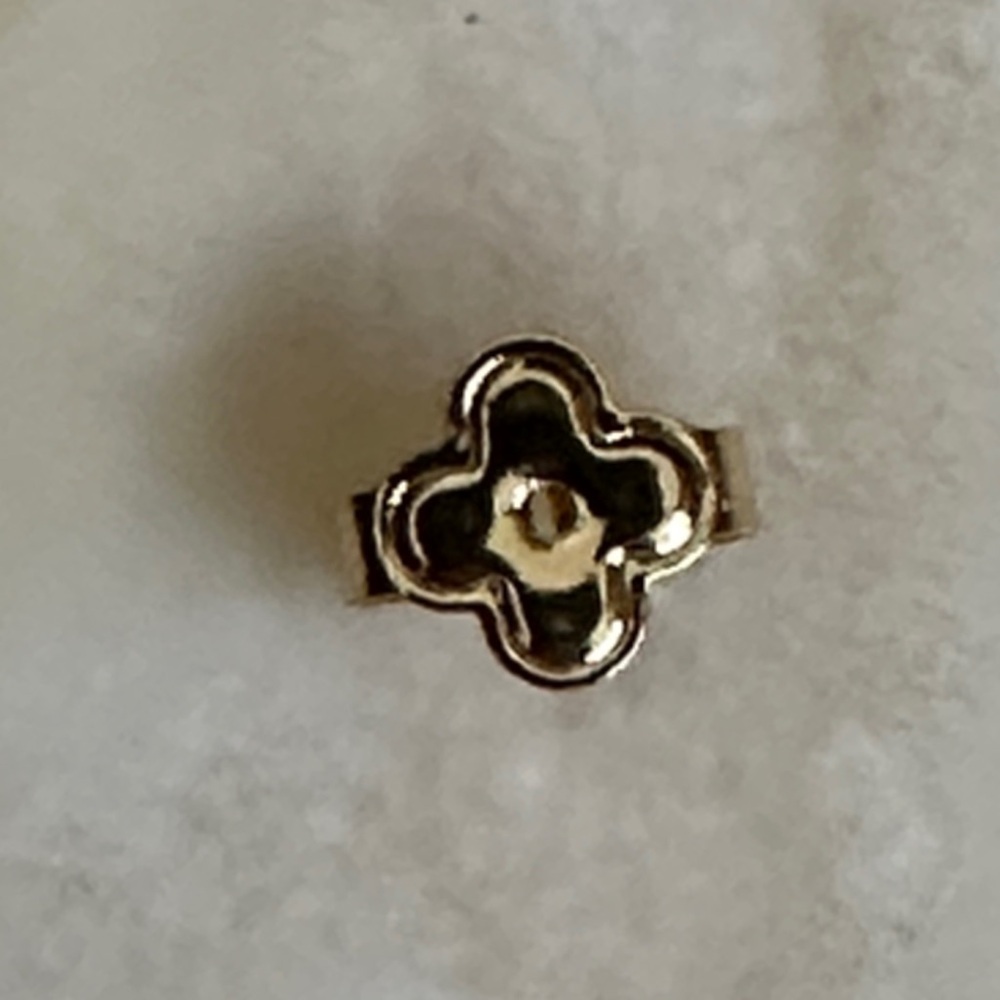 Louis Vuitton authentic 100%Floral Enamel and Pearl Earrings - Picture 6 of 11